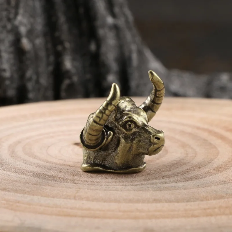 1 PC Creative Solid Brass Cattle Figurines Ornament Handheld Desk Pet Decor Present Collectible Home Office Accessory Art Craft