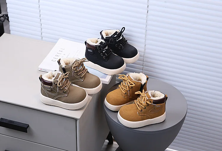 2026 Herbst Winter Kinderstiefel Warme Plüschstiefel für Jungen und Mädchen, Modische Kinder-Freizeitschuhe, Stiefel für Kinder Größe 21-30 – Detail 2