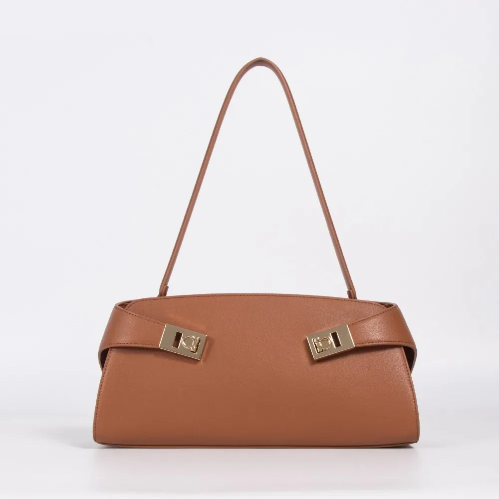 58797-4b9272.jpg Women’s Black Shoulder Bag