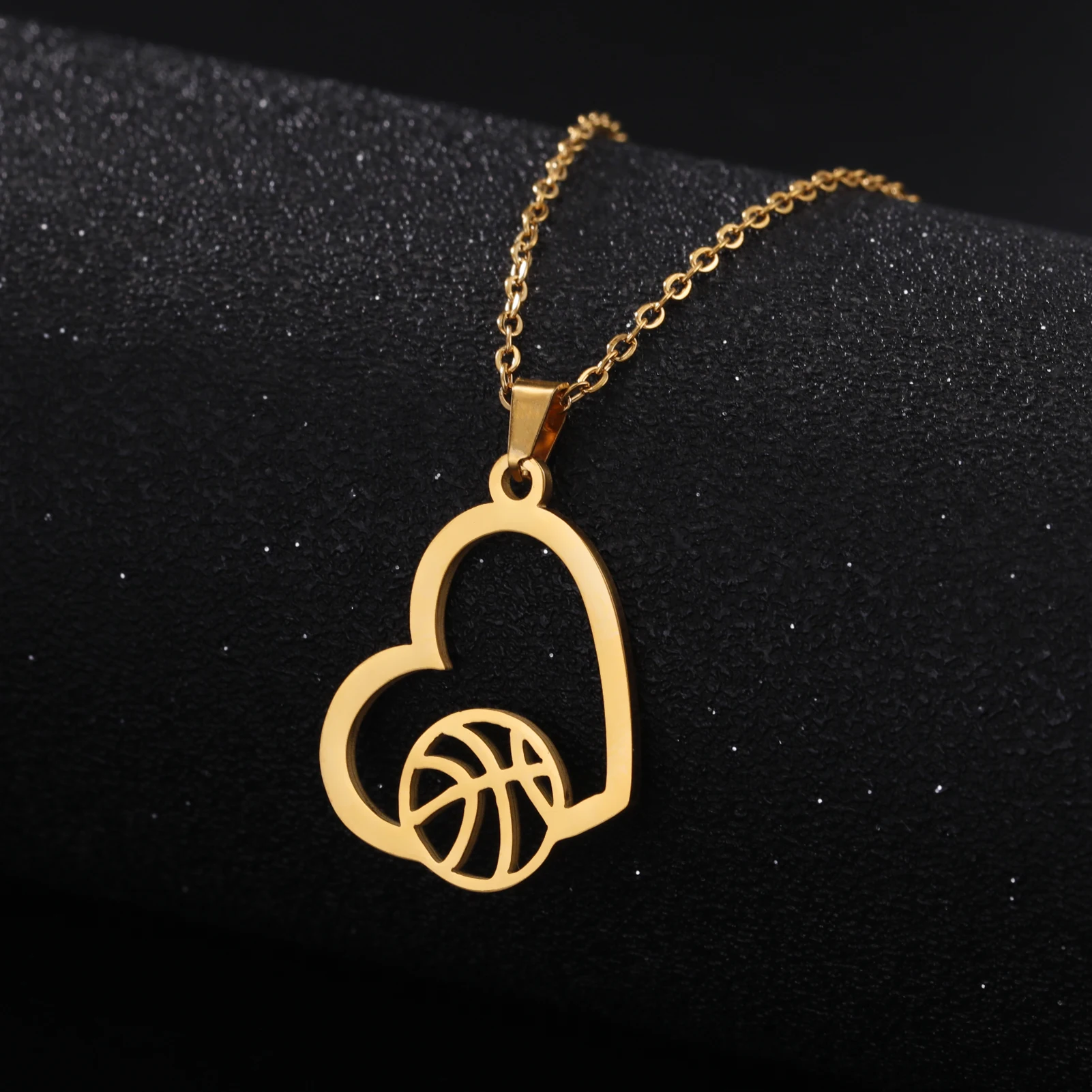 Amaxer Fashion Basketball Heart-shaped Hollow Pendant Necklace for Women Men Commemorative Ball Sports Competition Jewelry Gifts