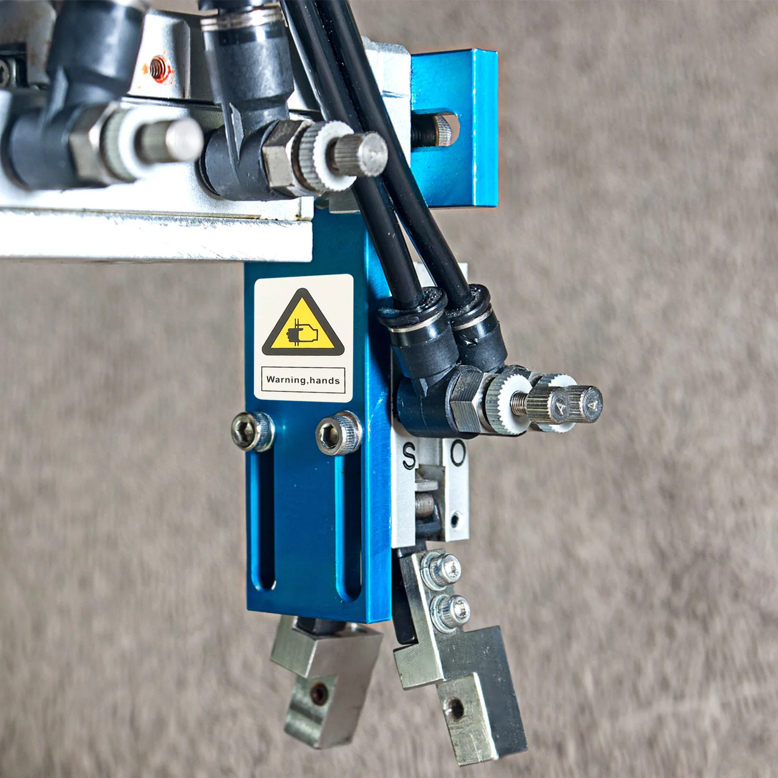 

5 шт. предупреждающих знаков «Осторожно, руки!» из полипропиленовой синтетической бумаги, самоклеящиеся этикетки для машин, наклейки для безопасности рук на рабочем месте