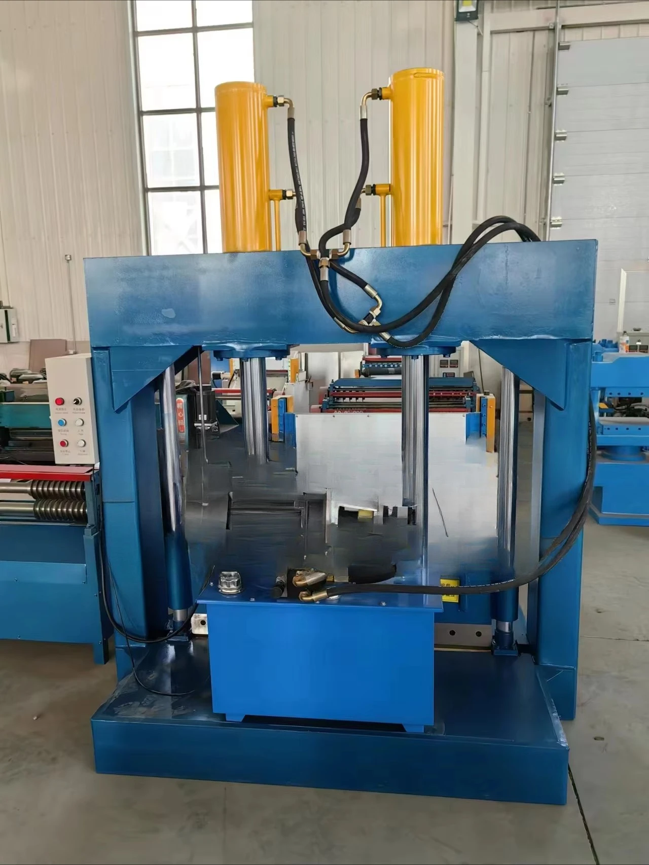 Plastic Film Bags Roll Cutting Machine  PP PE ABS Lumps Hydraulic Cut Machine