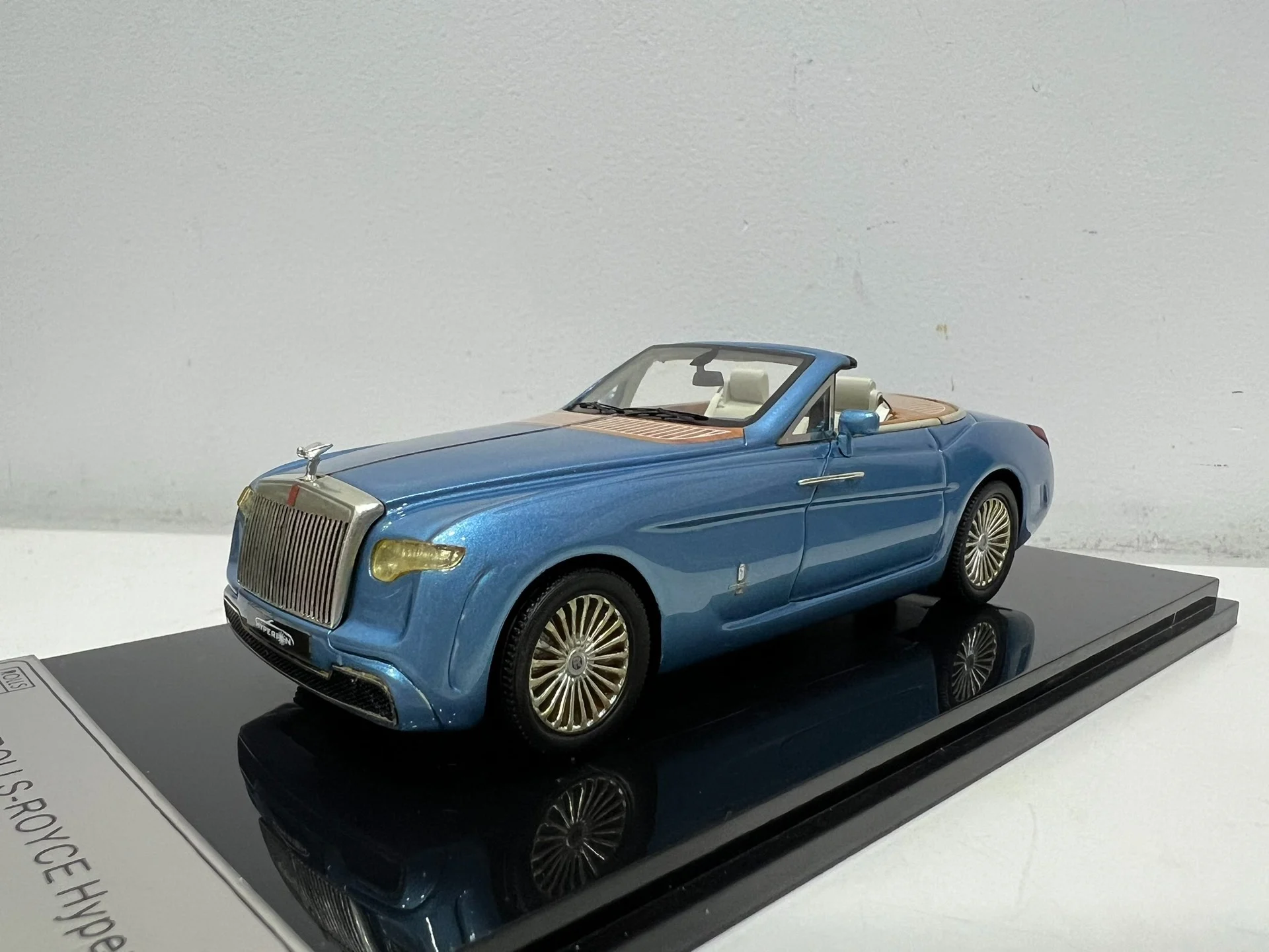Model samochodu Rolls-Royce z żywicy Hyperion w skali 1/43, kolekcjonerski, zabawka, prezent, pamiątka, ozdoba do ekspozycji