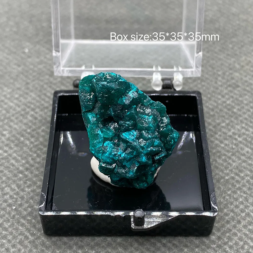 100% Natural Congo green Dioptase Mineral specimen stones and crystals quartz + box size:35*35*35mm