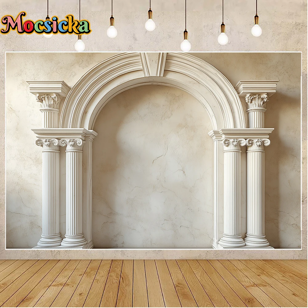 خلفية تصوير على شكل قوس وردي من Mocsicka، أرضية حجرية رمادية فاتحة، إضاءة سينمائية واقعية، خلفية صورة استوديو باستيل ناعمة