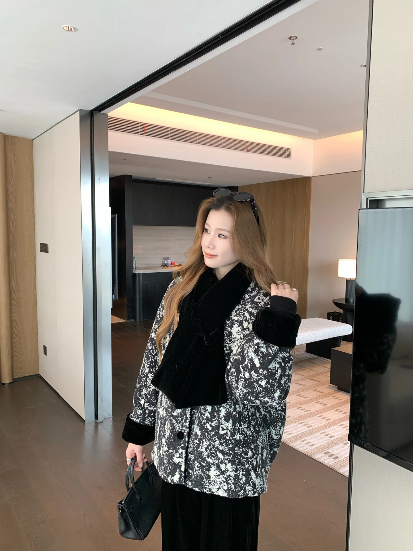 

Benxe New 9 Floral Embroidery Scarf V-Ne down Jaet High-End Feelings Women's Casual Sle Thiened Long Sve Coat