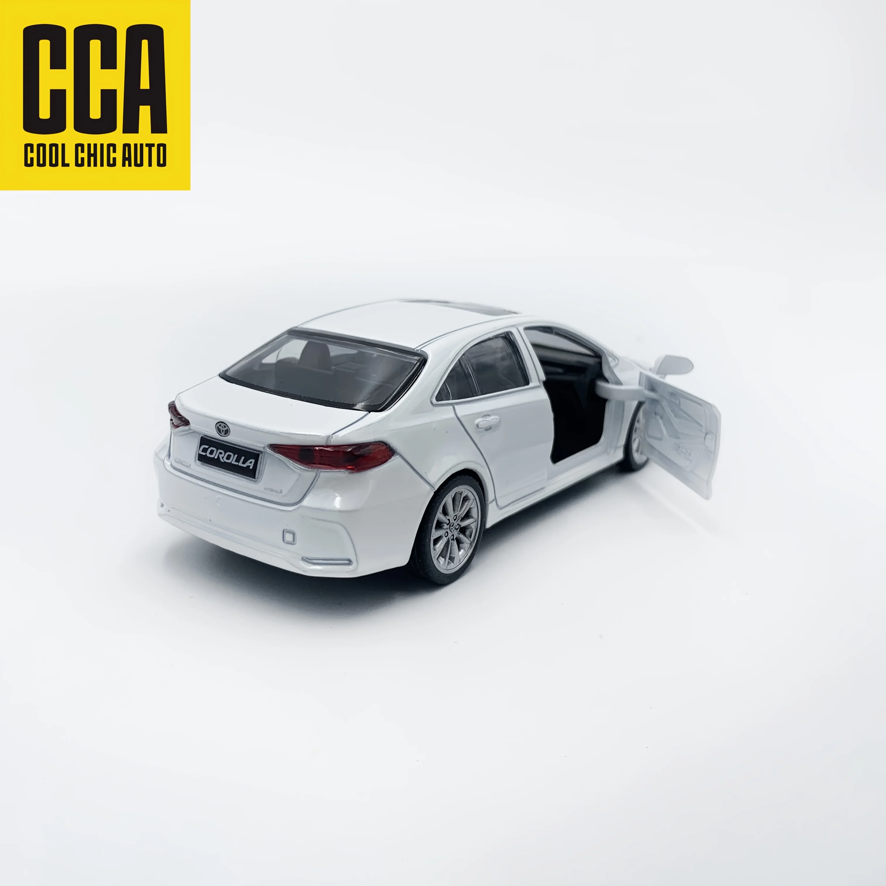 يمكن فتح باب نموذج سيارة من السبائك من سلسلة تويوتا يمكن لعب تغليف علبة الثقاب في راحة هدية لعبة الأطفال