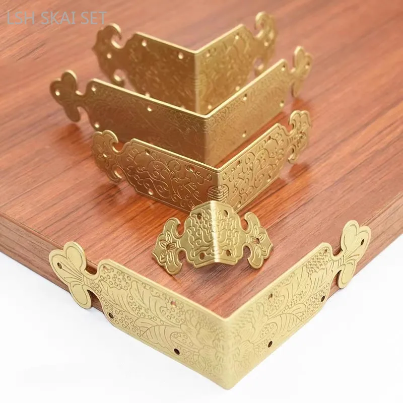 4pcs Retro Brass Corner Codes Furniture Hardware Jewelry Boxes Decorative Protectors Table Chair Four-side Protection Bracket