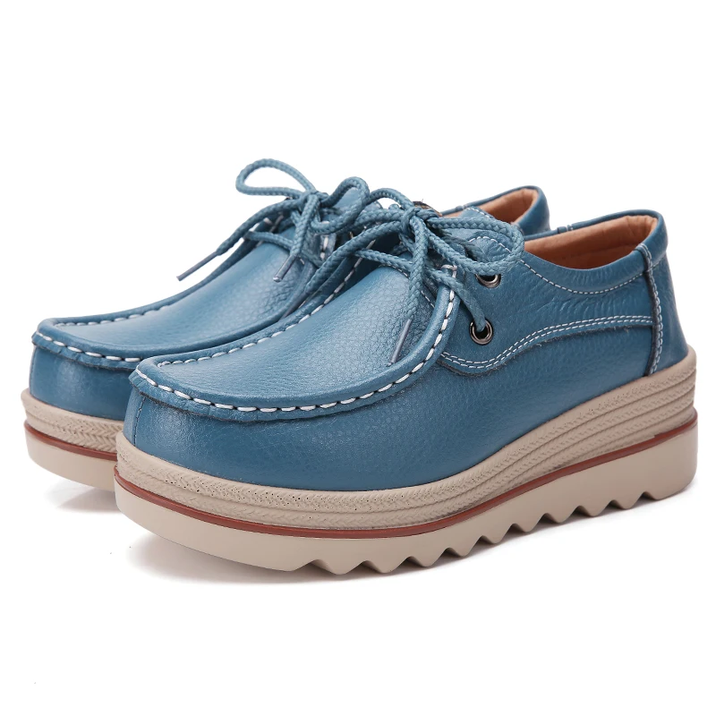 

Женские туфли на платформе 2026: весенние замшевые кеды, повседневные слипоны, мокасины на низком каблуке