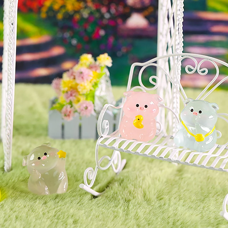 1Pc Luminous Raincoat Pig Ornament Cartoon Bow Tie Pig Doll Micro Landscape Decoration Dollhouse Miniature Toy