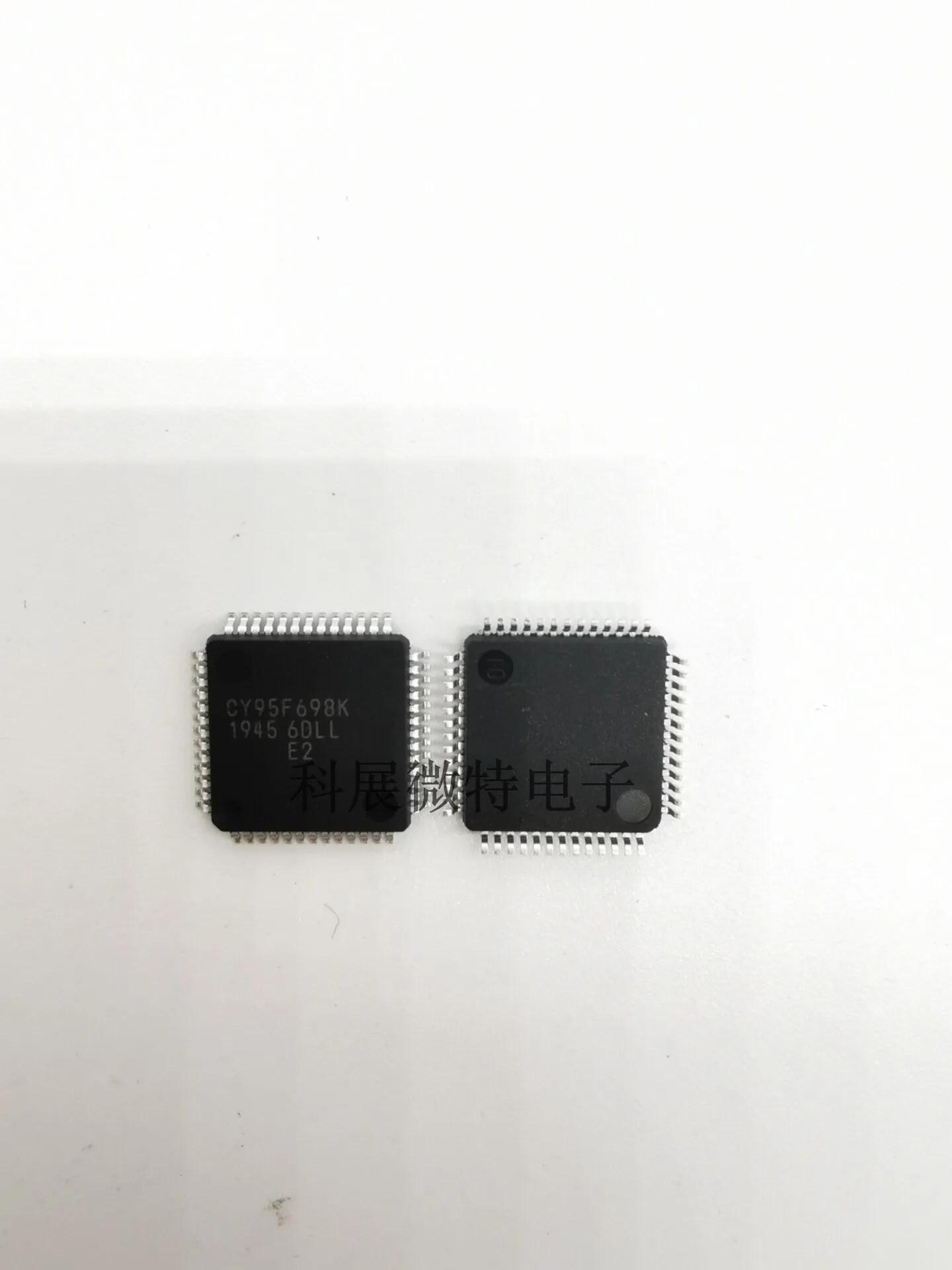 CY95F698KPMC CY95F698K LQFP-52  Integrated chip Original New