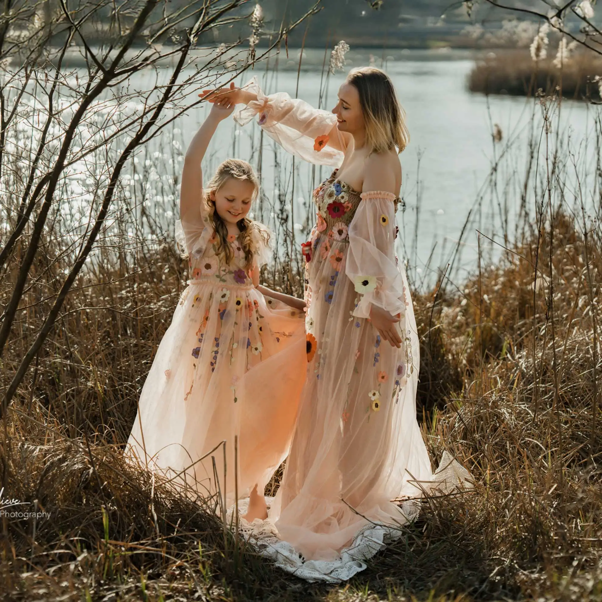 Don&Judy Mommy And Me Shoot Dress Set Appliquéd Tulle Princess Dresses Suitable for Flower Fairy Parties Birthday Celebrations