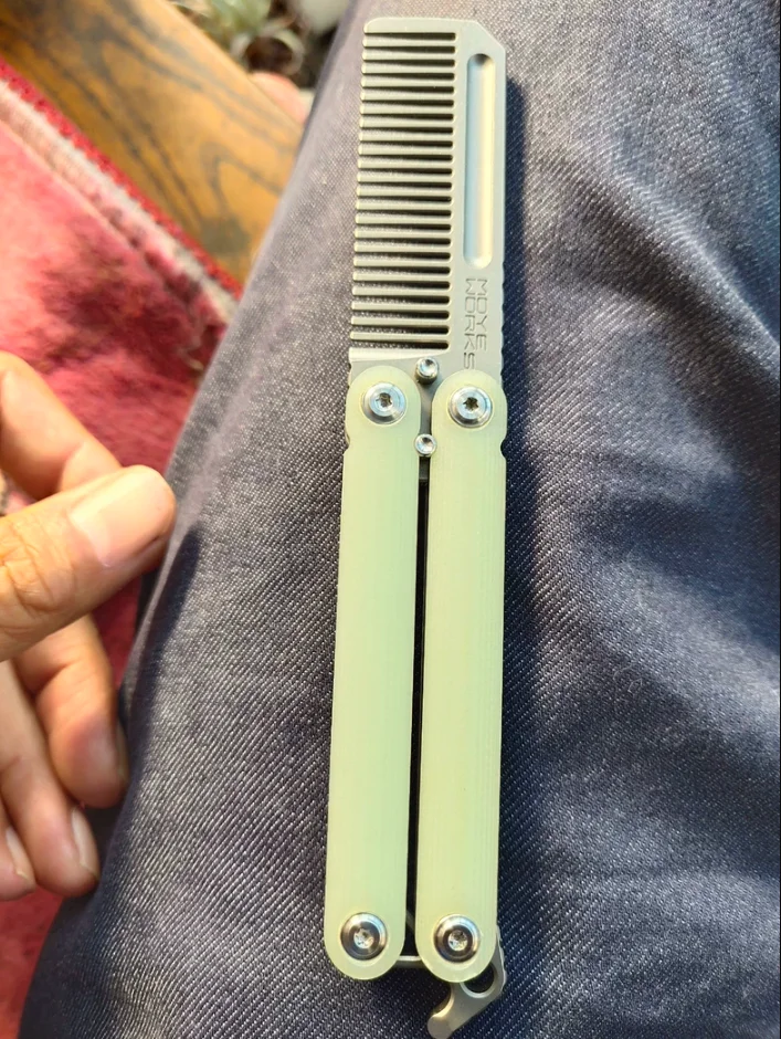 Used EDC RS Baly-Comb lightweight steel lining Portable tools for daily camping and outdoor survival decompression toy