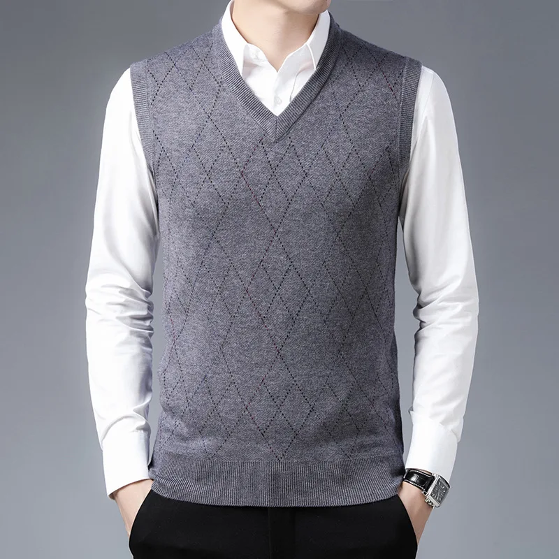 2023 New Men's Knitted Wool Sweater Undershirt Thickened Cashmere Vest Sleeveless Sweater V-neck Casual Sweater Undershirt