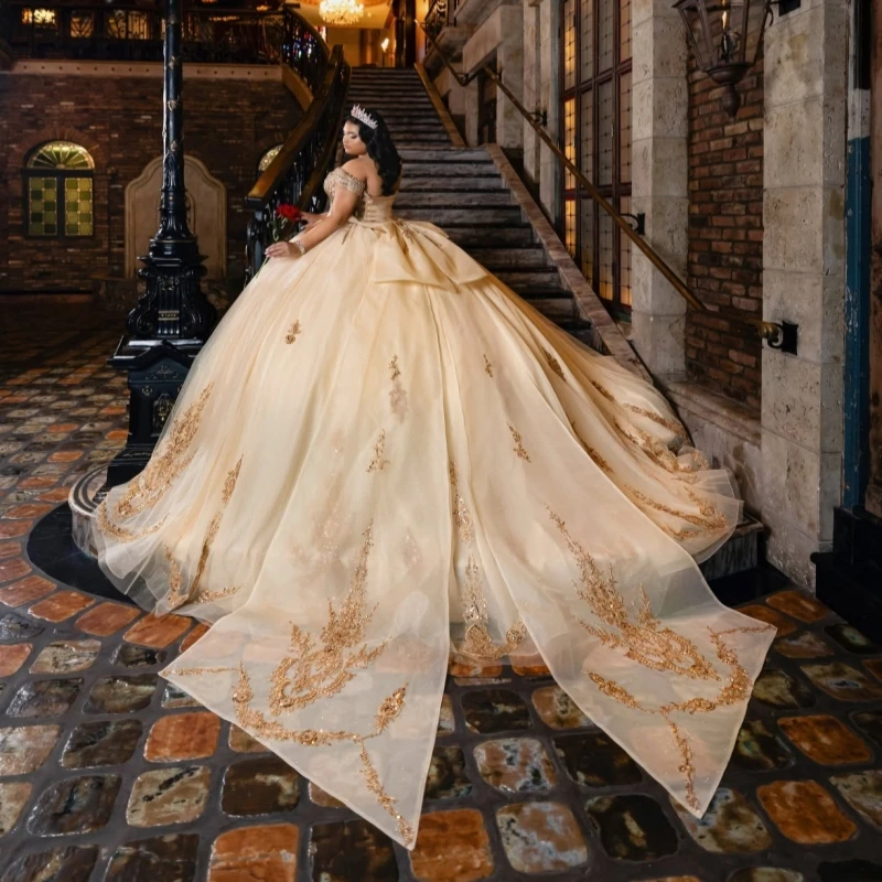champagne Glitter Quinceanera Dresses Off Shoulder Ball Gown Sweet 16 Dress Applique Lace Beads Bow Corset Birthday Vestidos 15