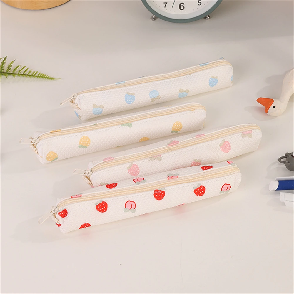 Ins morango lápis caso coreano papelaria armazenamento lápis saco estudantes do ensino médio papelaria lápis casos saco de cosméticos