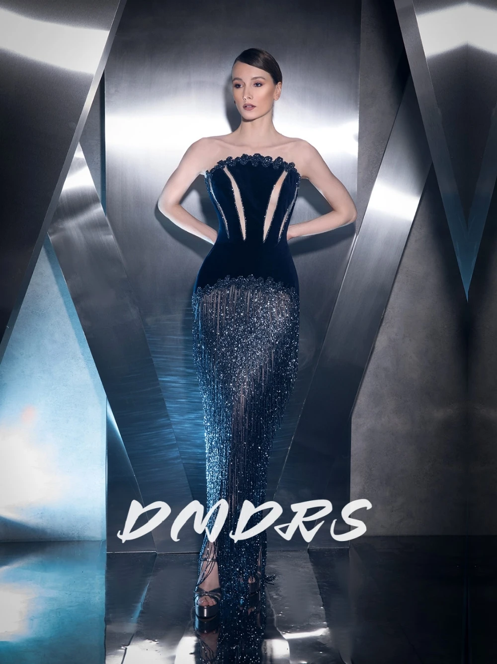 

Velvet Navy Blue Tassel Evening Dress Shimmering Straight Cocktail Gown Customized Cut-out Strapless Chic Banquet Wear