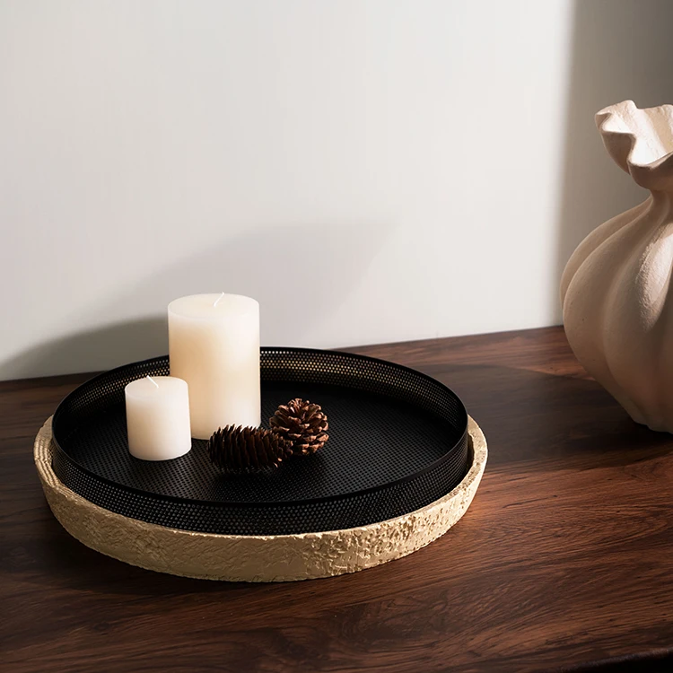 

Современный минималистичный дизайн интерьера: черно-желтый металлический поднос-сетка из смолы с имитацией камня, круглая тарелка для сухофруктов, декор для дома