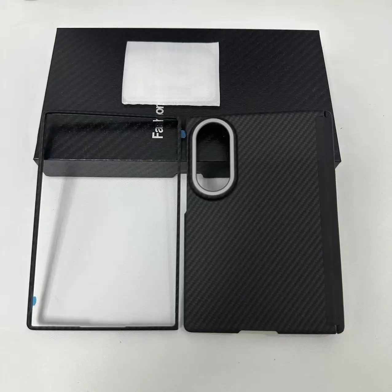 Dla Samsung Galaxy Z Fold 8 Wide 600D Etui ochronne z teksturą włókna węglowego z magnetycznym zawiasem, kompatybilne z bezprzewodowym ładowaniem Magsafe. — zdjęcie produktu 3