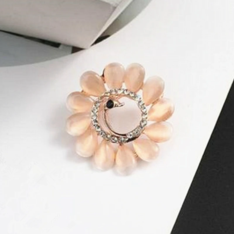 Peacock Imitated Gemstone Brooches Crystal Flower Brooch Pins Opal Badge Scarf Buckle For Women Dress Party Jewelry Gift Corsage