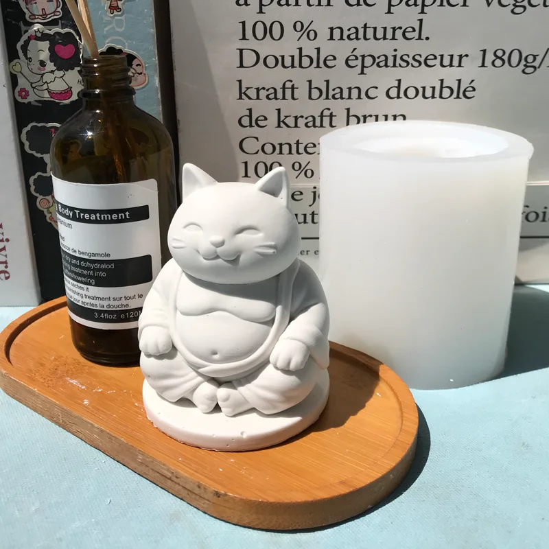 Nordic Style Praying Cat Buddha Silicone Mold for Plaster Aroma Diffuser Stone Concrete Art DIY Aesthetic Animal Sculpture Table