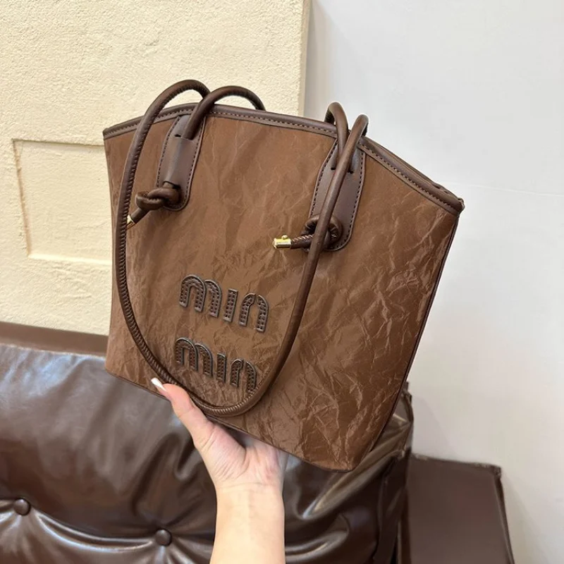 Luxury Women's Crossbody-Bag Crafted From Durable Leather Featuring Popular Classic Elegant And High-End Vintage Look​