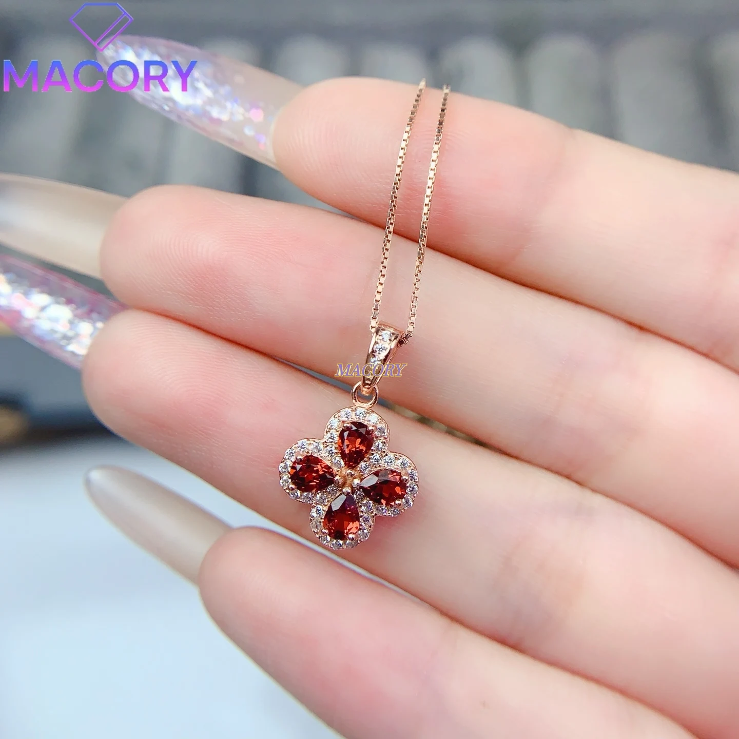 925 Sterling Silver Women's Natural Garnet Pendant New Fashionable Design with a Young and Elegant Style Comes with Certificate