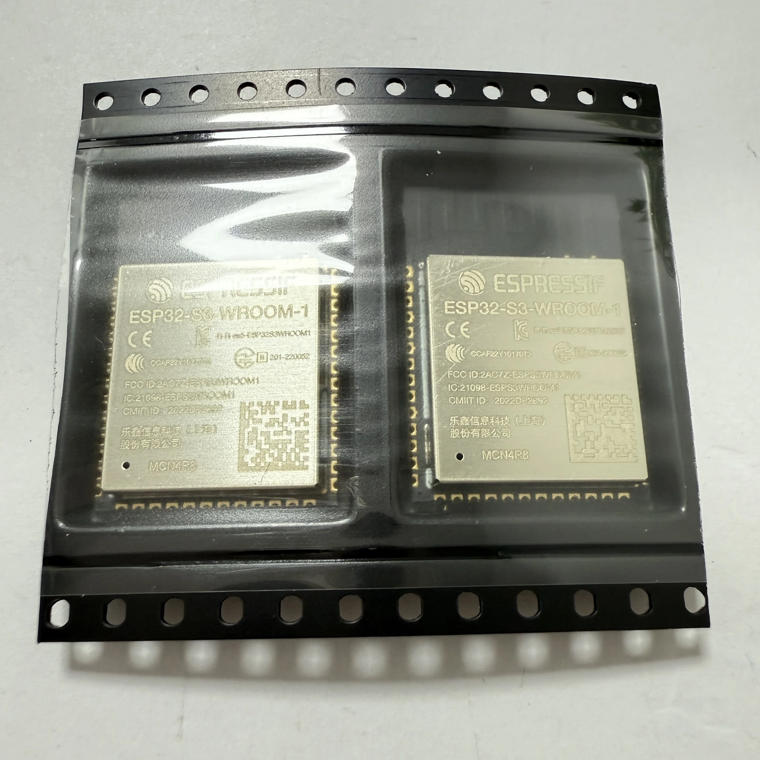 

2 шт./лот ESP32-S3-WROOM-1-N4R8 (модули Wi-Fi)