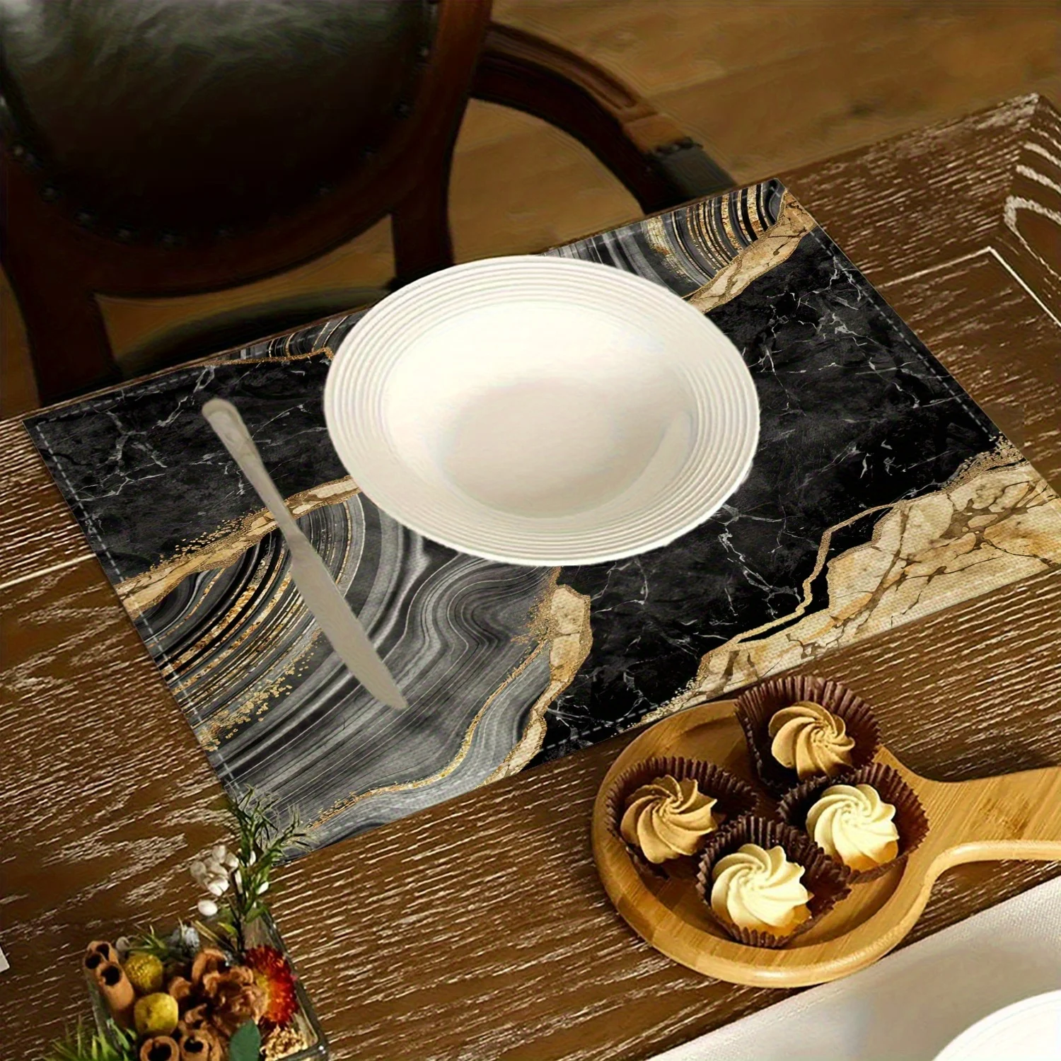 4pcs Black Gold Marble Placemats – Washable Polyester Table Mats, Heat Resistant Non-Slip for Dining Kitchen