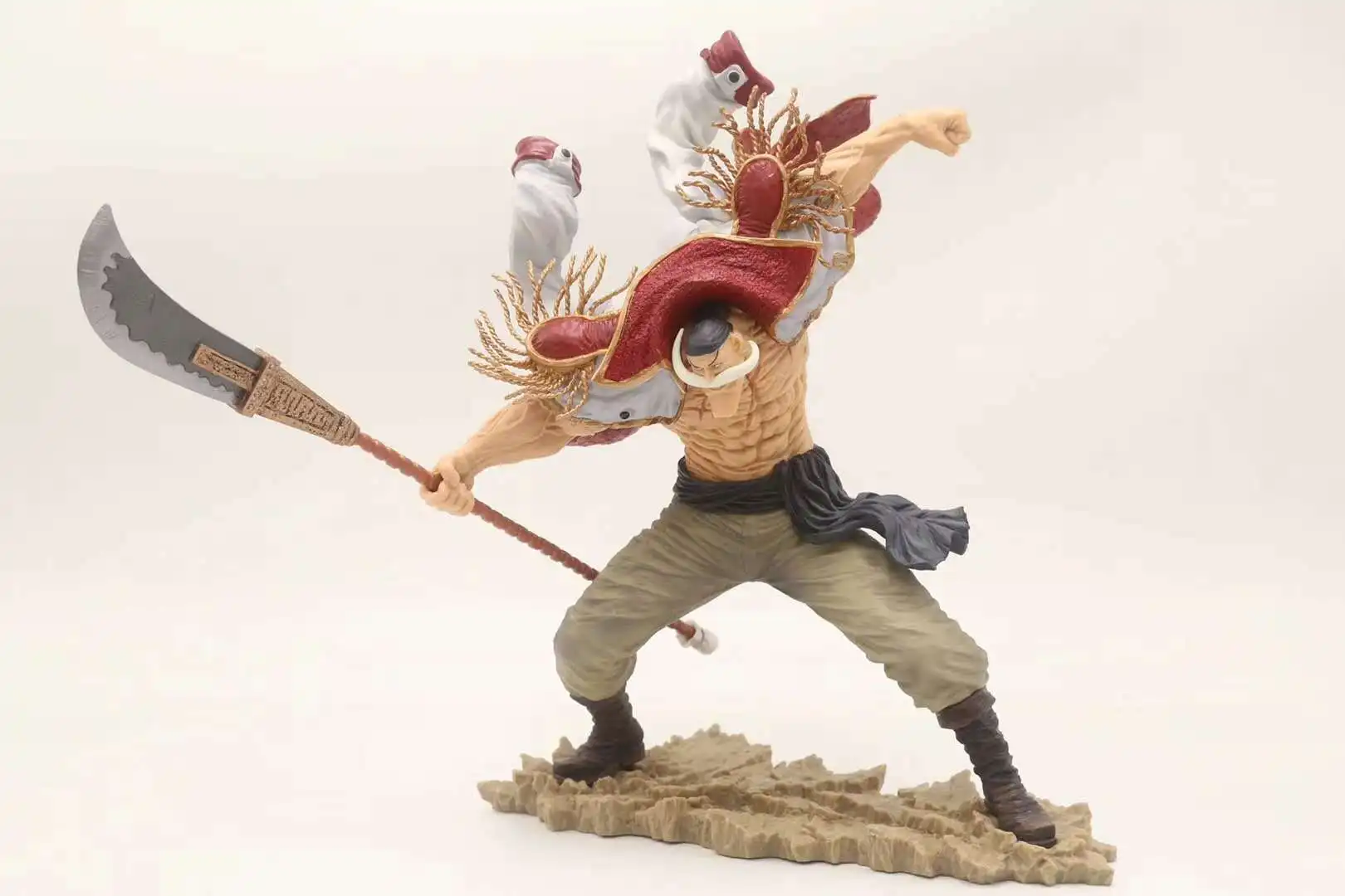 

25cm One Piece, Edward With White Beard, Takes A Broadsword Anime Figure Model Statue Collection Desktop Decoration Ornament Toy