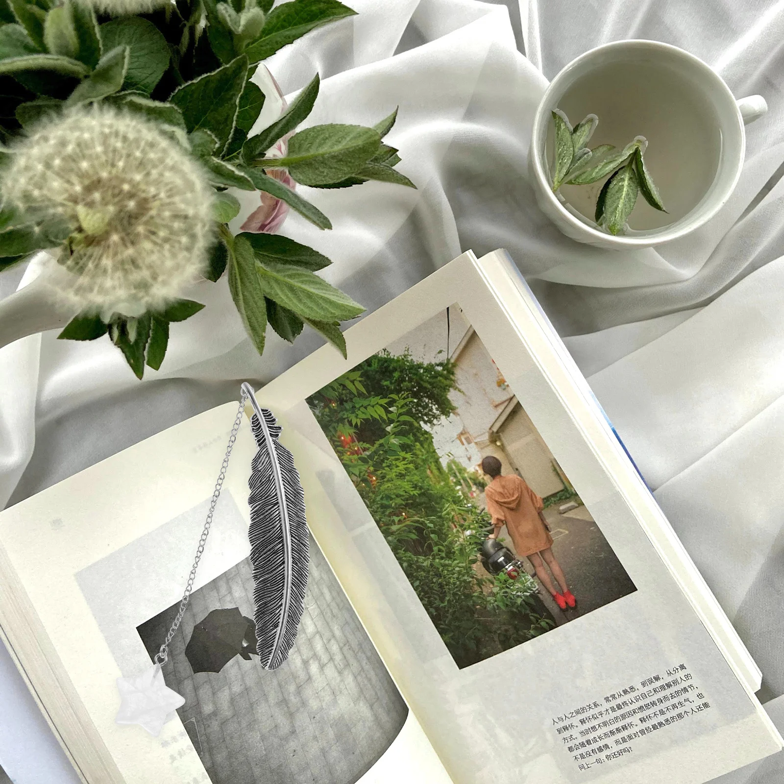 Elegancki kryształowy zakładka do książki w kształcie pióra, lekka zakładka do czytania, dekoracyjny prezent, unikalne zakładki do książek dla kobiet.