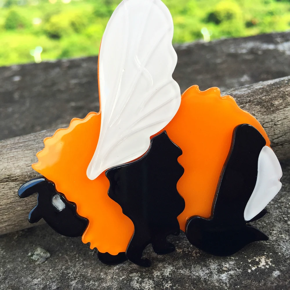 

FishSheep Lovely Acrylic Big Hornet Bumblebee Brooches for Women Vintage Resin Cartoon Insects Brooch Clothes Party Gifts