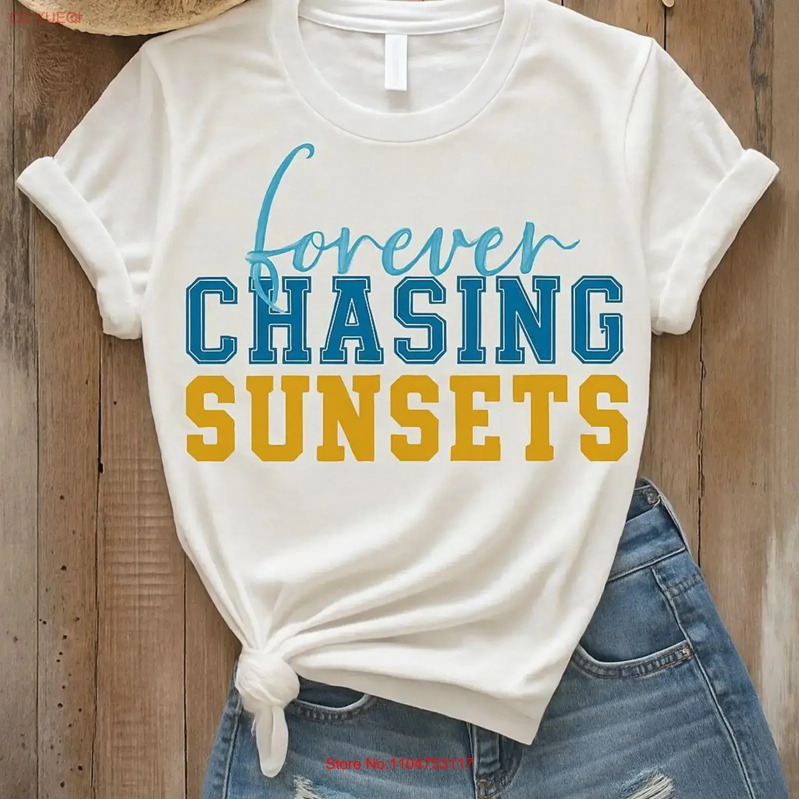 Camiseta Softstyle Forever Chasing Sunsets, Top de Verano con Estilo Playero para Amantes de la Naturaleza, Ropa Casual para Aventuras al Aire Libre, Estilo Vintage