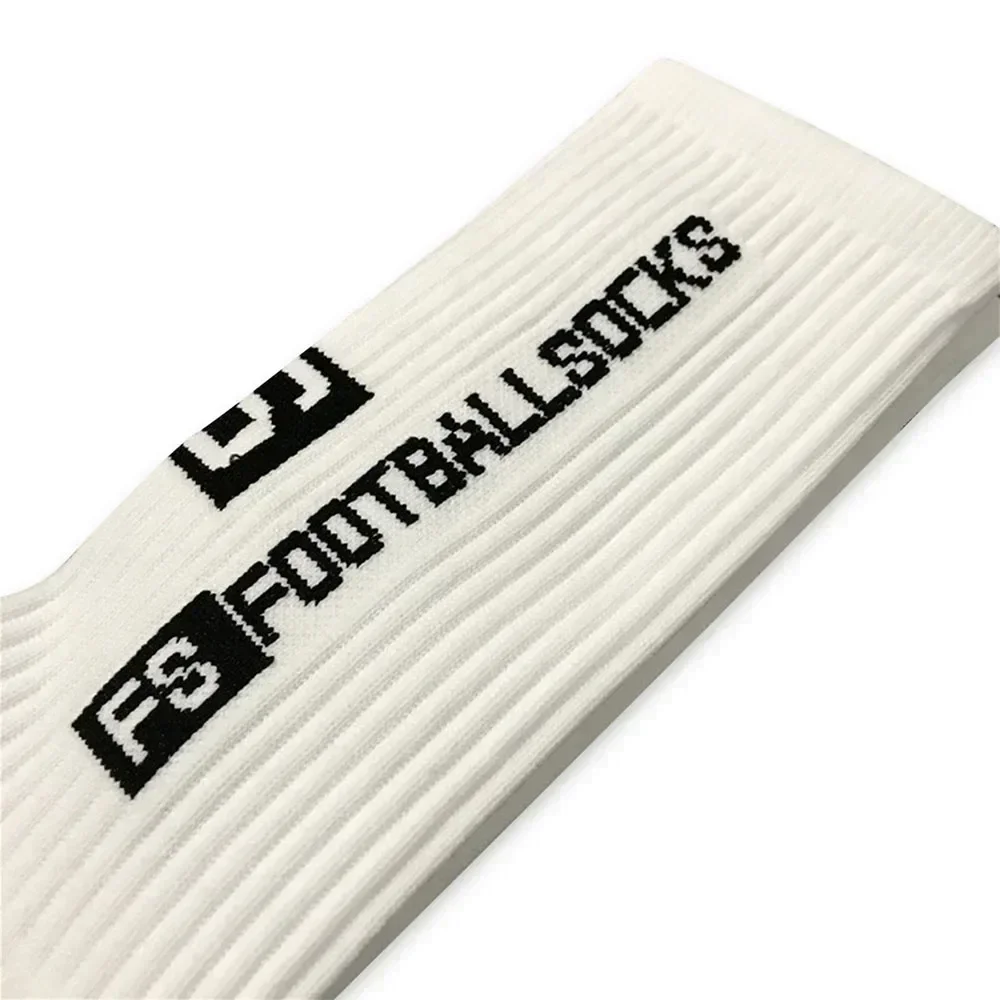 Рисунок 4 - 1 пара нескользящих футбольных