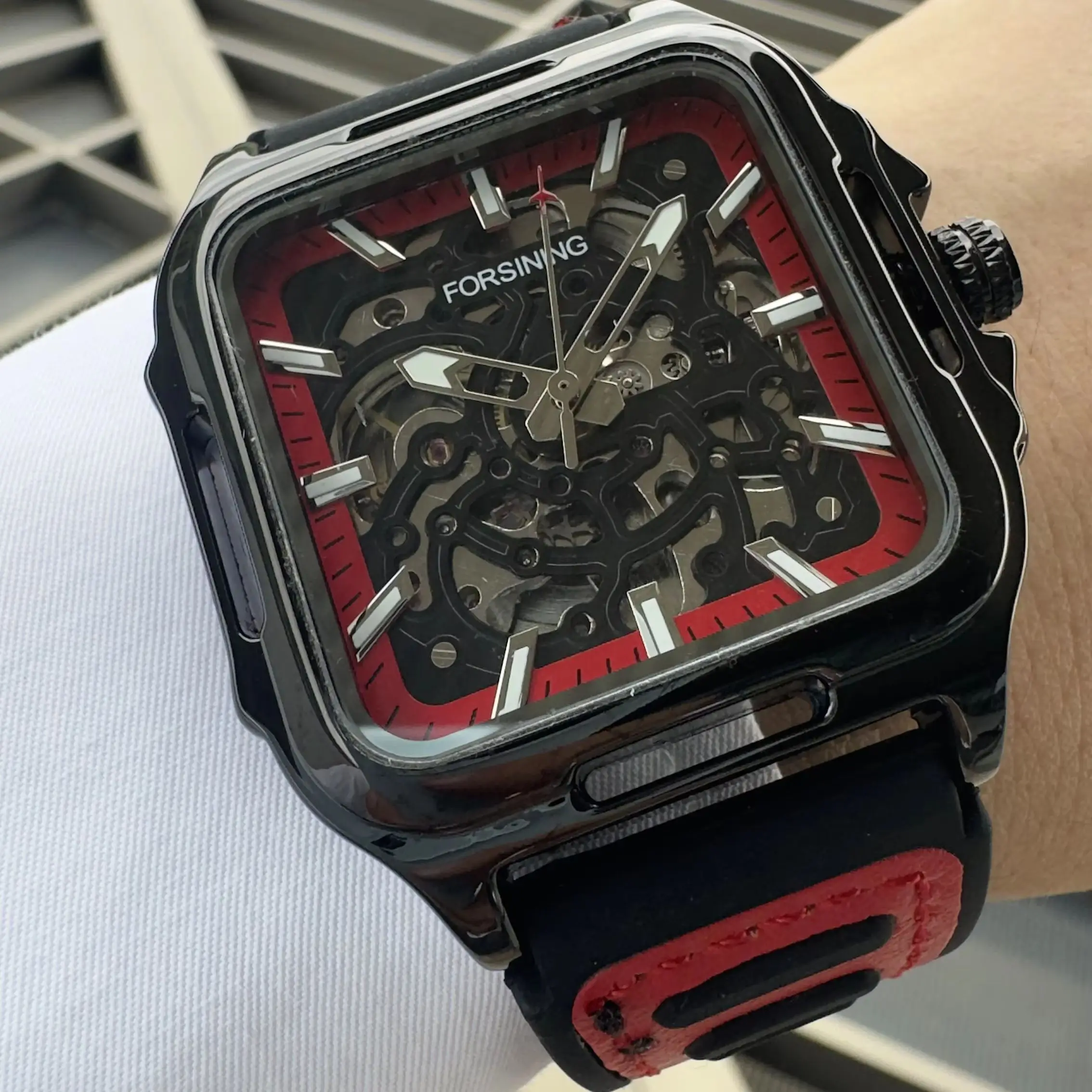 

Forsining Sports Mens Watches Top Brand Luxury Skeleton Automatic Mechanical Watch for Men Rubber Leather Strap Wristwatches New