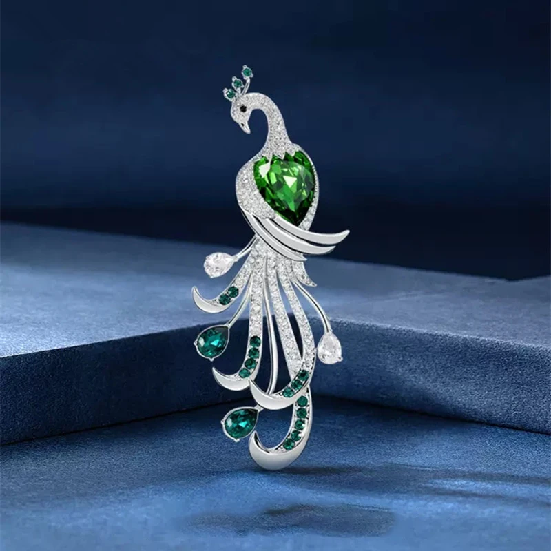 

Роскошная серебряная брошь 925 пробы с микроинкрустацией бриллиантами и зелеными камнями в виде павлина, простая брошь в китайском стиле, изысканные аксессуары, ювелирные украшения.