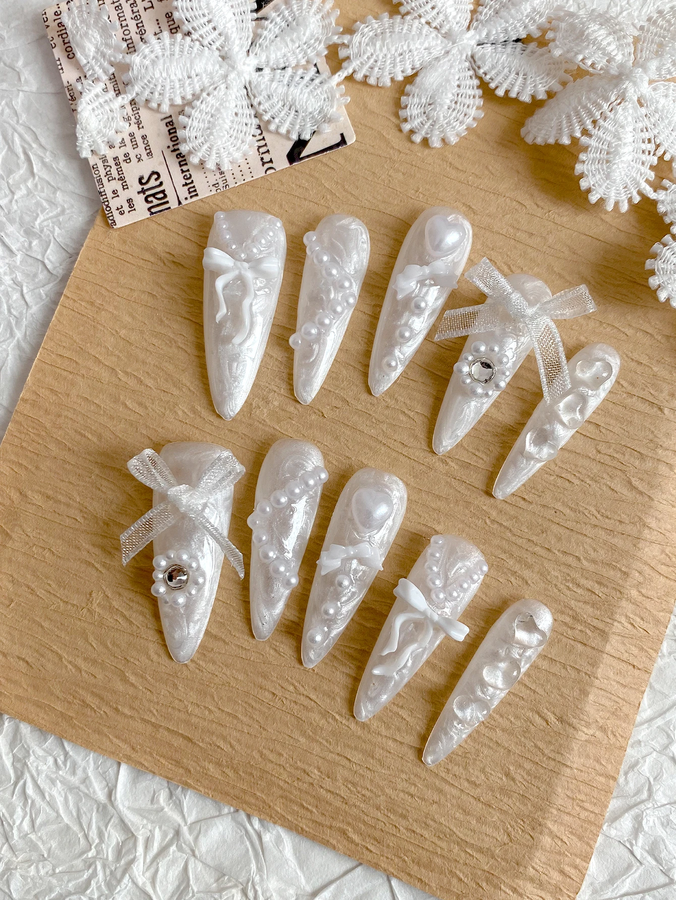 Luxury White Handcrafted Press‑On Nails, 3D Bow, Pearl & Heart Rhinestone Decor, Reusable Almond Shape Fake Nails