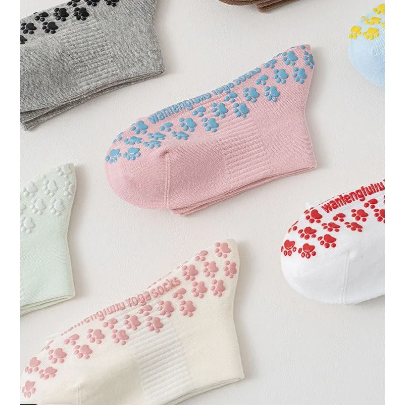 

Новинка 2023 года, женские носки для йоги с силиконовой противоскользящей ручкой, несколько цветов для занятий пилатесом и бегом, спортивные носки