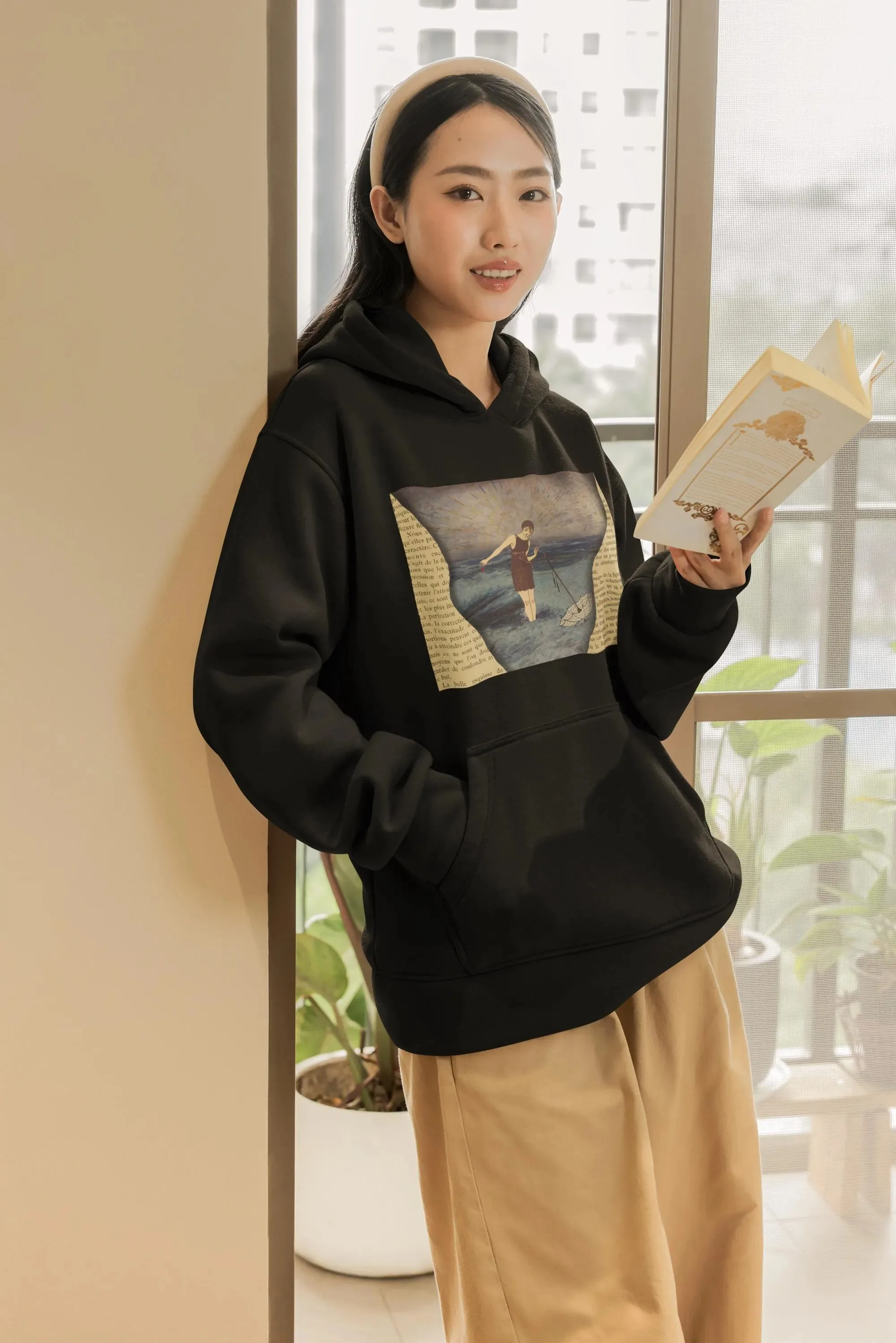

Literary Art - Inspired Cotton Hoodie with Figure Print Step Into A World of Literary Charm with This Cotton Hoodie