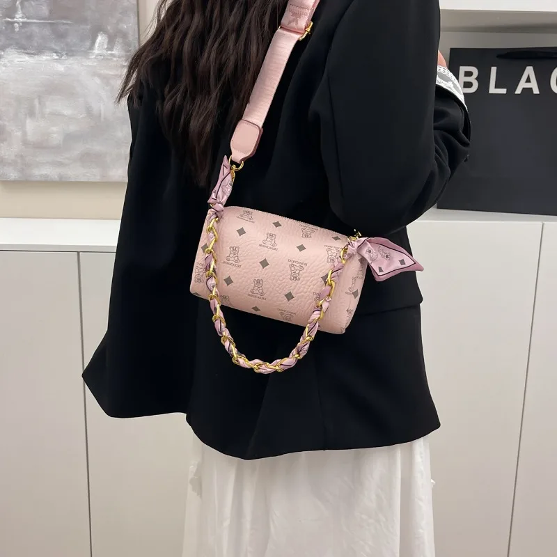 

Trendy Unique Letter Logo Tote Bag Large Capacity Minimalist Crossbody Handbag Leather Women Commuter