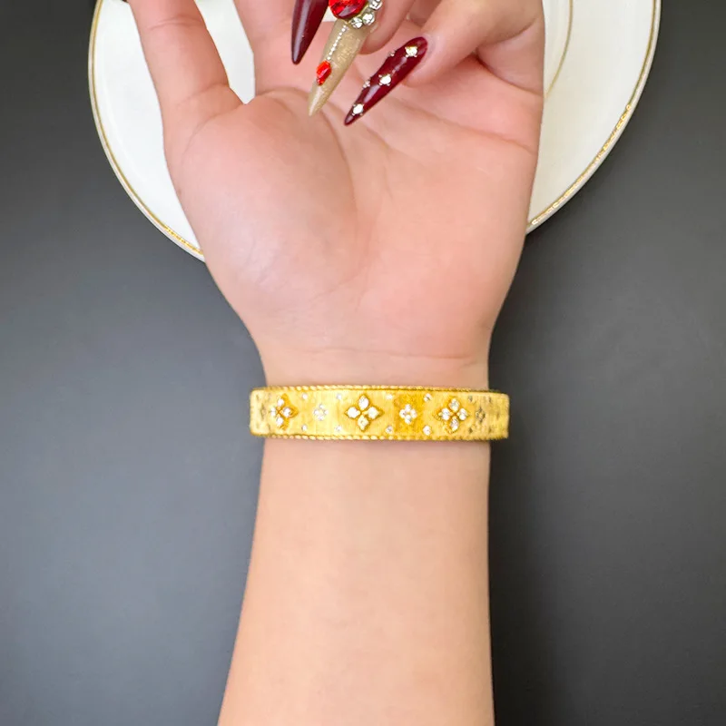 

Женский браслет из 24-каратного золота (AU999) с филлигранной пряжкой и инкрустацией цирконом | Виноградная филигрань с цирконами, элегантная для чая