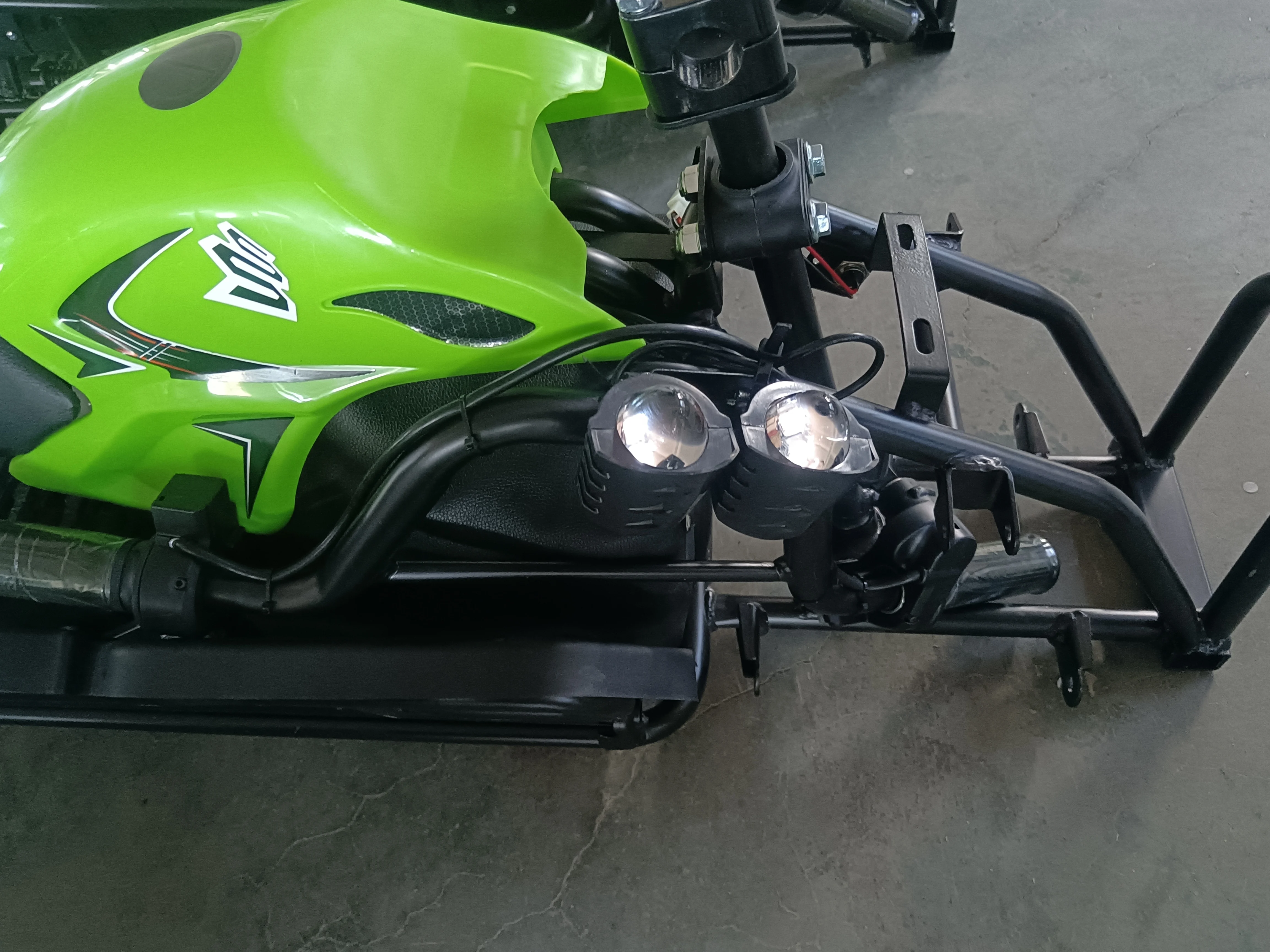 

QIQU Business Investment Grade Model Commercial Rental For Adults & Kids 1000W 2-Seater Electric Snowmobile