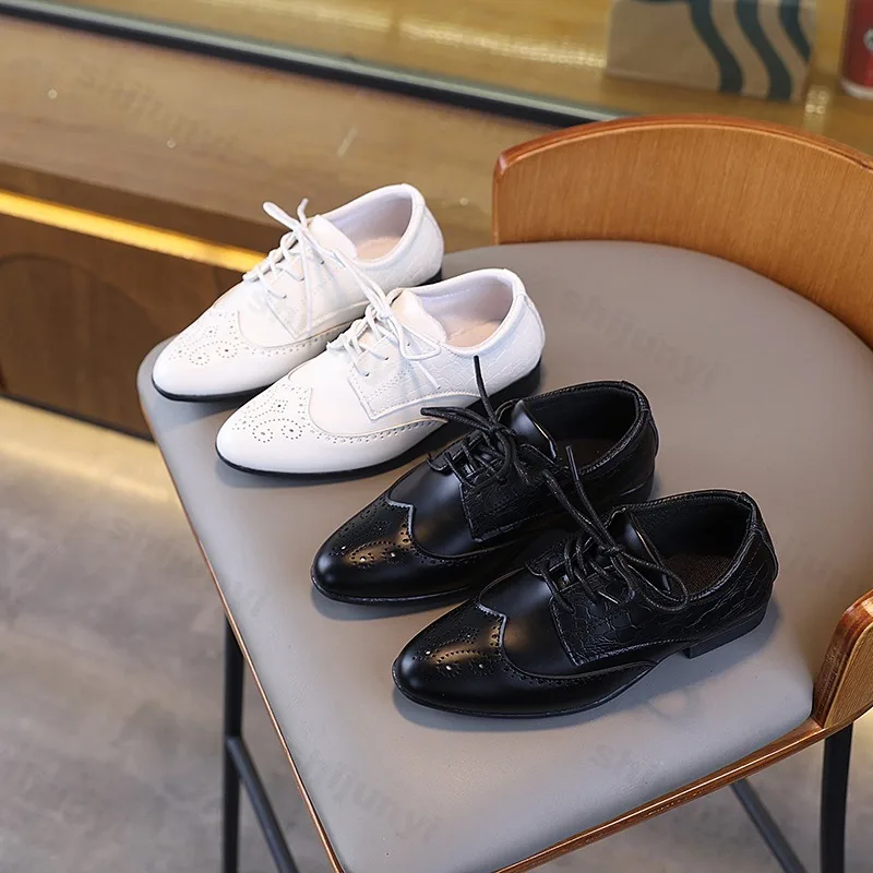 Children Leather Shoes 2025 New Retro Boys Loafers Fashion Lace Up Pointed Toe Dress Shoes British Style Kids Oxford Shoes