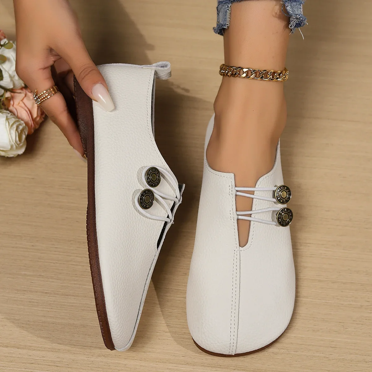 Women's casual flat sole single shoes, 2024 new trend, one footed bean shoes, comfortable Mary Jane shoes