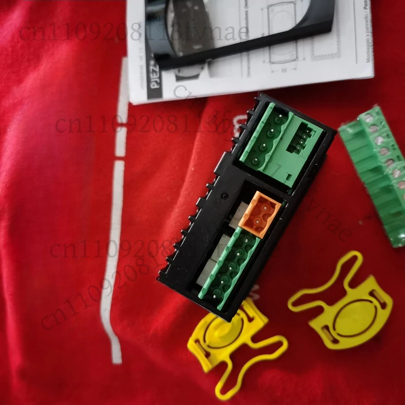 

New original CAREL Thermostat PJEZC00000 PJEZCOOOOO