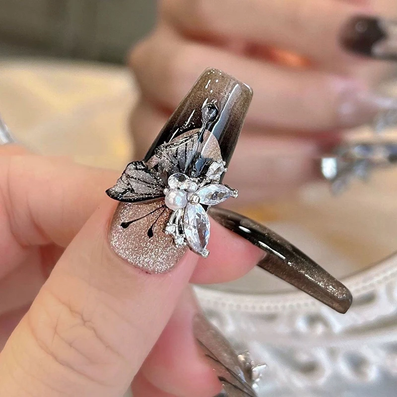 2 PCS 3D Butterfly Nail Charms Set Zircon Decals DIY Nail Art Manicure Accessories Salon Jewelry ﻿