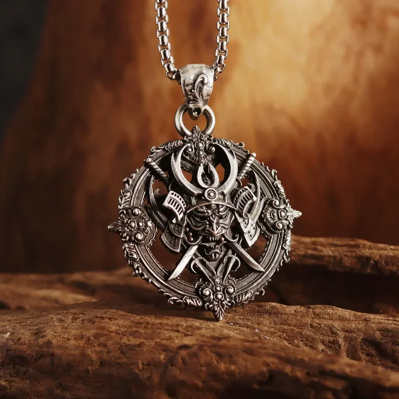 Retro Compass Warrior Head Demon Warrior Pendant Benno Necklace Men's Locomotive Gothic Jewelry Necklace