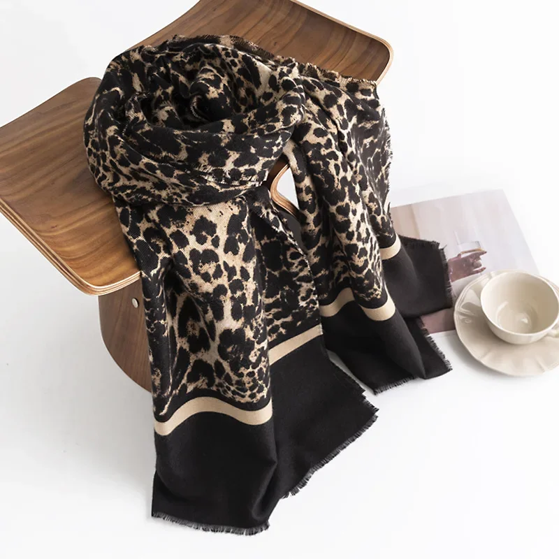 European American Fashion Leopard Print scarf Imitation Cashmere Women\'s Scarves Winter Warmth Commuting Cold Protection Shawl