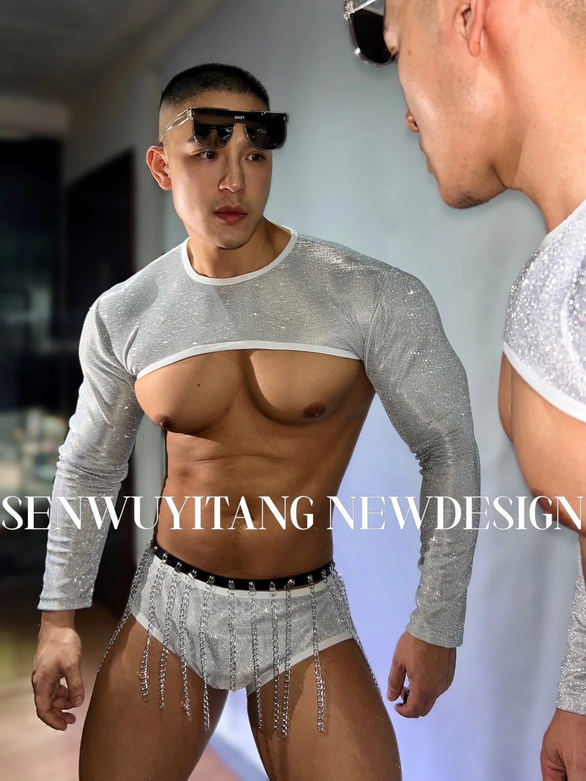 Schillerndes rosa silbernes Quasten-Taillenketten-Set für Nachtclub, Bar, männlicher DJ-Sänger, führender Tanz, sexy Bühnenaufführungskleidung