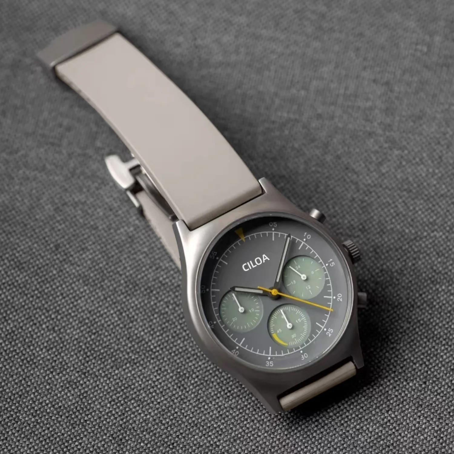 Thumbnail 4 - #25 Latest Slim Quartz Watches Offers